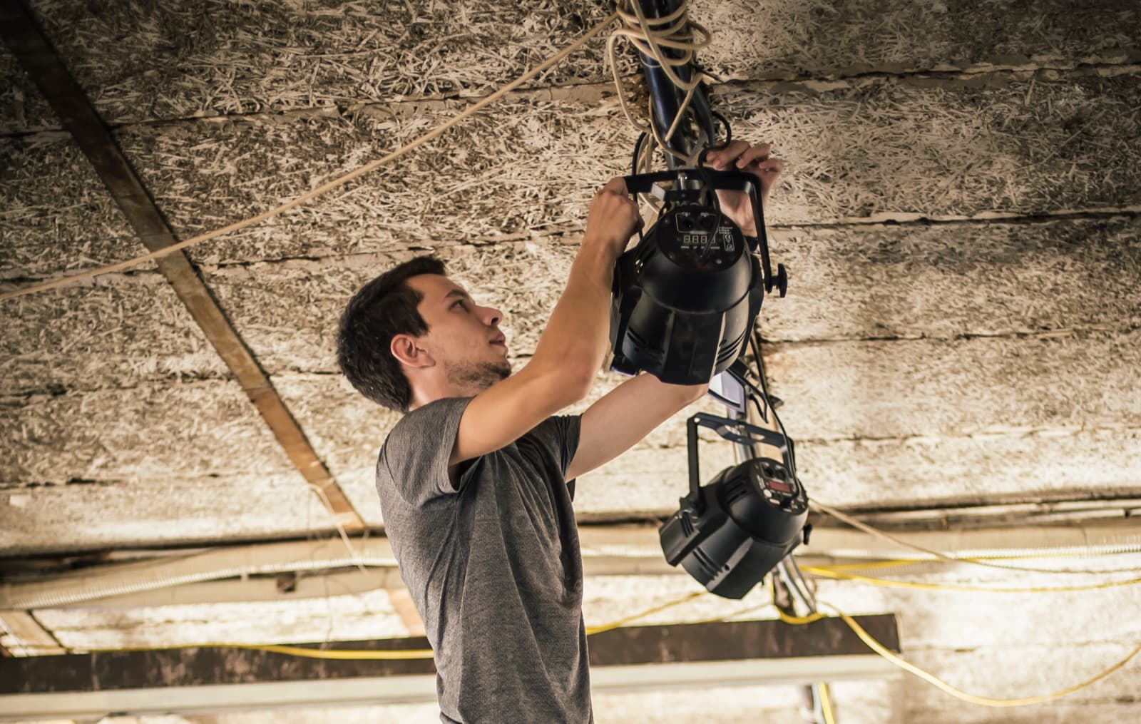 Engineering / Installation service hero